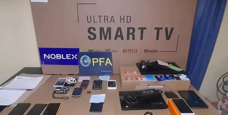 Se hacían pasar por menores, pedían fotos íntimas y extorsionaban a vecinos de Santa Cruz Se hacían pasar por menores, pedían fotos íntimas y extorsionaban a vecinos de Santa Cruz