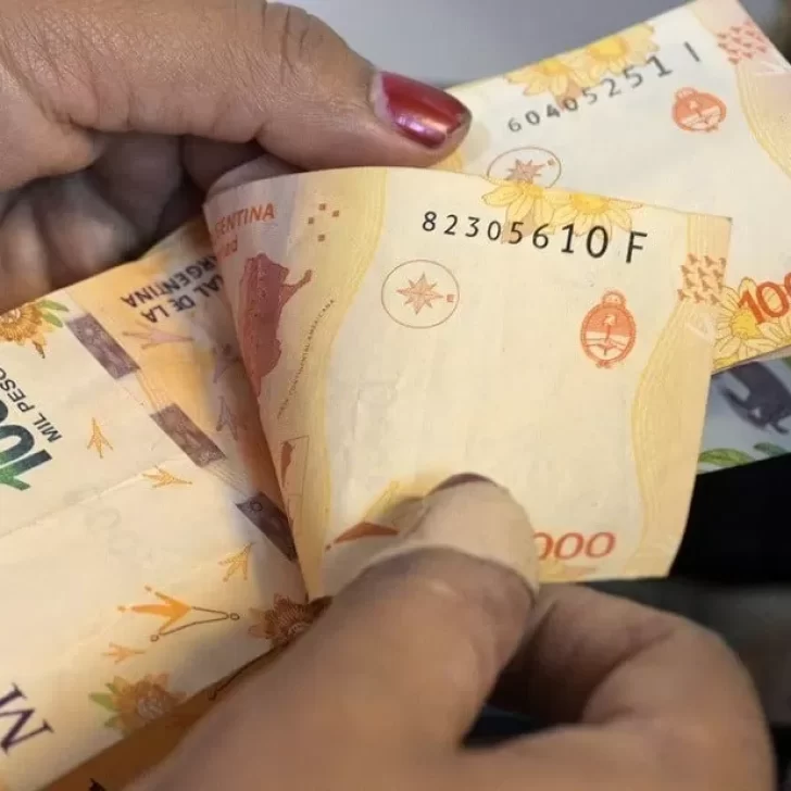 ANSES paga un bono de $15.000 a un sector de beneficiaros: conocé la fecha de cobro ANSES paga un bono de $15.000 a un sector de beneficiaros: conocé la fecha de cobro