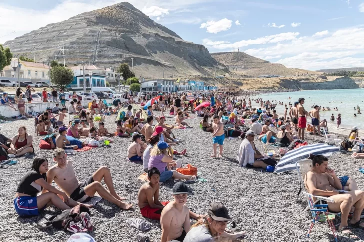 Explota el verano en Comodoro Rivadavia: la gente disfrutó de la playa con 36°C y a puro Sol