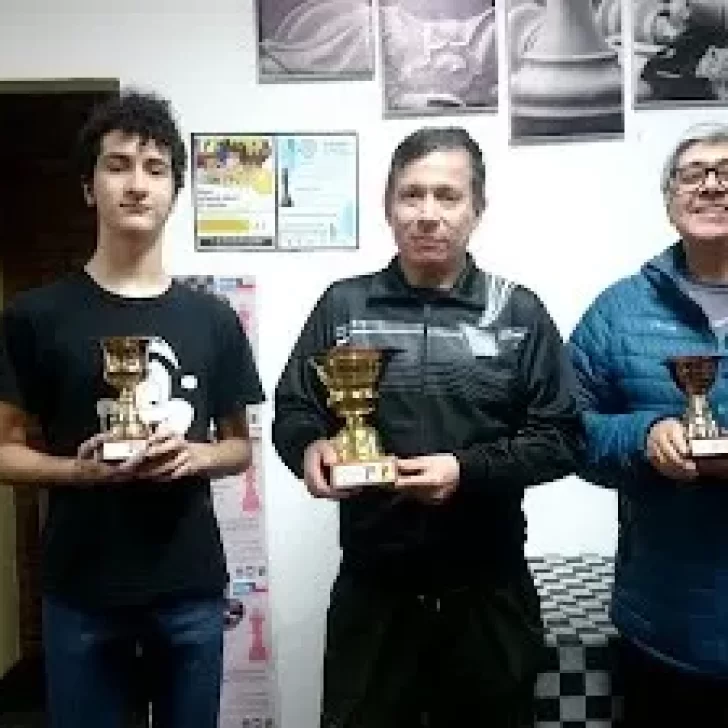 Río Gallegos: Walter Díaz ganó el torneo 35° Aniversario de la Asociación de Ajedrez