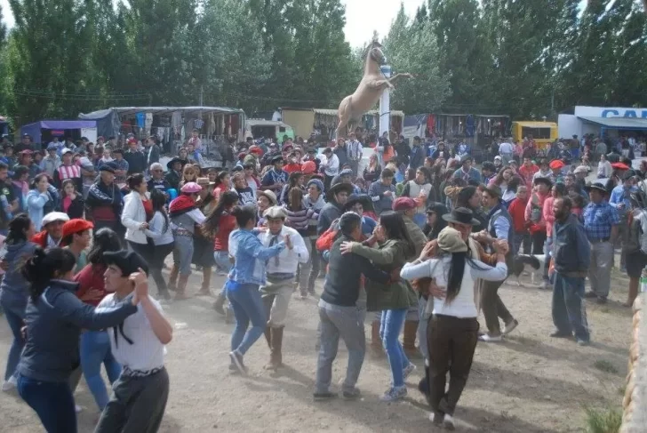 Asesinaron a un joven de 30 años de un puñalada en un campo de doma y hay más de 6 detenidos que intentaron fugarse