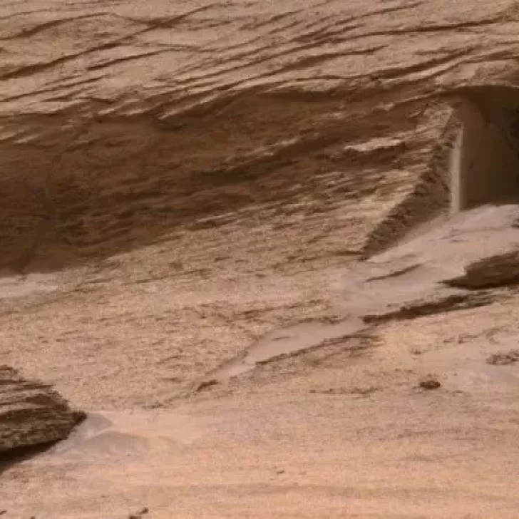 Un robot de la NASA descubrió una misteriosa puerta en Marte: De qué se trata