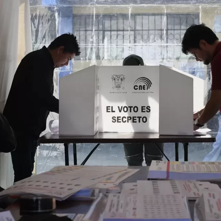 Elecciones en Ecuador: el Consejo Electoral denunció ciberataques en el sistema de votación