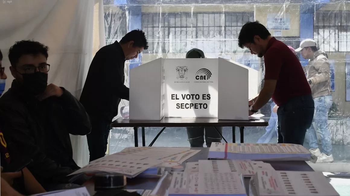 Elecciones en Ecuador: el Consejo Electoral denunció ciberataques en el sistema de votación