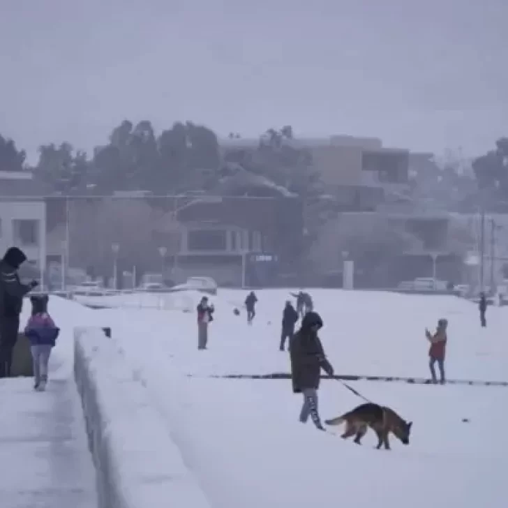 Nevó en Comodoro Rivadavia y Rada Tilly: postales de un domingo bajo cero 