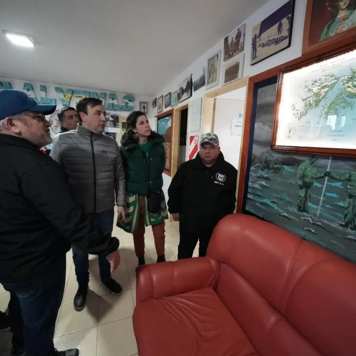 Pablo Grasso y Javier Castro recorrieron Puerto Santa Cruz, se reunieron con veteranos de guerra, clubes deportivos y jóvenes de la localidad  