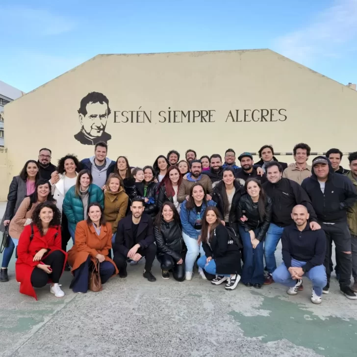 Emotivo reencuentro en el “Sale”, luego de 20 años Emotivo reencuentro en el “Sale”, luego de 20 años