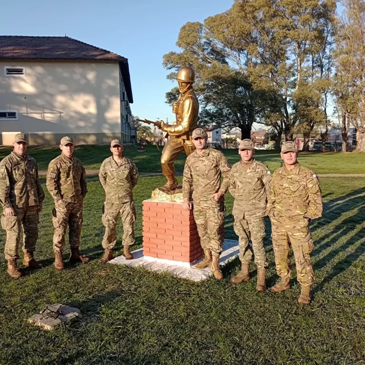 La Patrulla de Infantería de Santa Cruz quedó entre las 3 mejores del país: quienes son sus integrantes La Patrulla de Infantería de Santa Cruz quedó entre las 3 mejores del país: quienes son sus integrantes