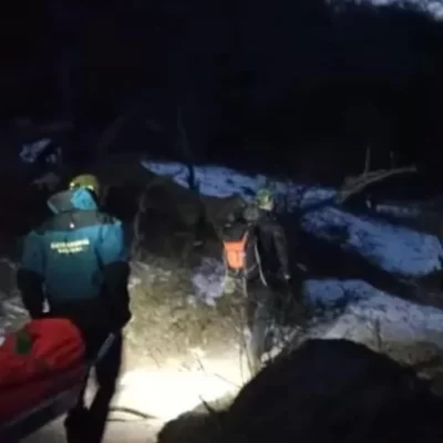 Una turista uruguaya se esguinzó el tobillo mientras se dirigía al Cerro Fitz Roy y debió ser rescatada