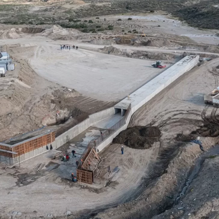 Ante el fuerte temporal que afecta a Comodoro, la obra del Reservorio 04 brindó buenos resultados