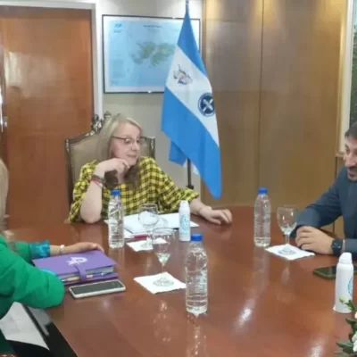 Alicia Kirchner continúa las reuniones: recibió a la presidenta comunal de Lago Posadas