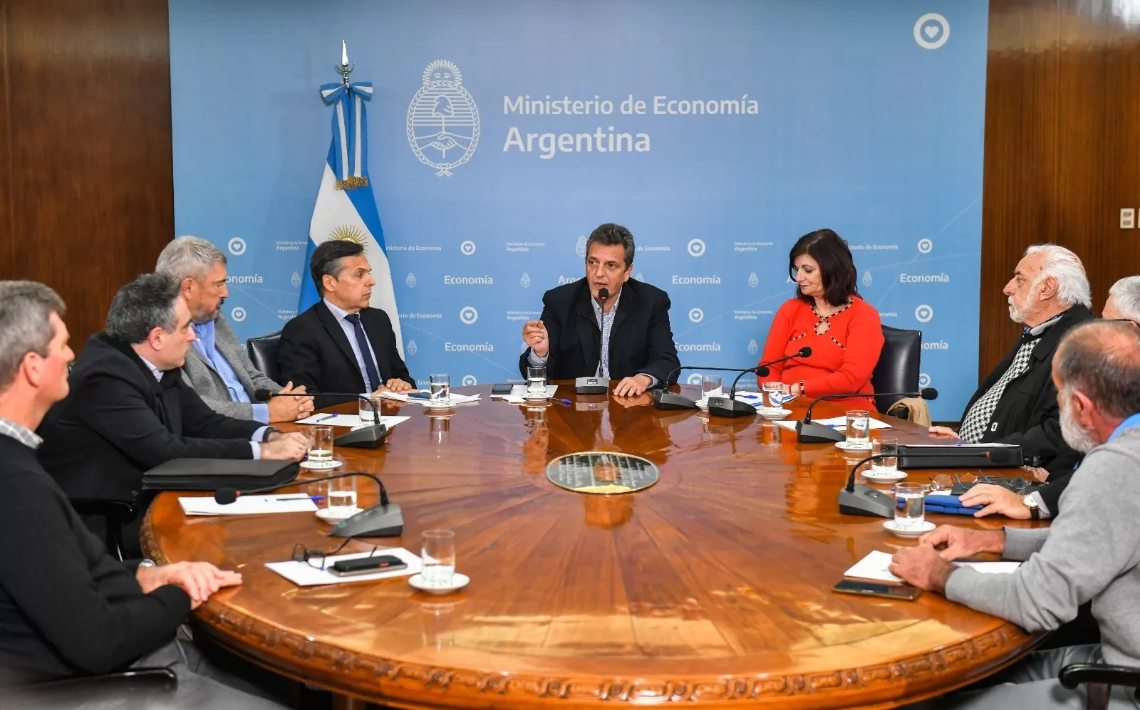 Sergio Massa levantó el paro de colectivos y anunció la conformación de una mesa de diálogo