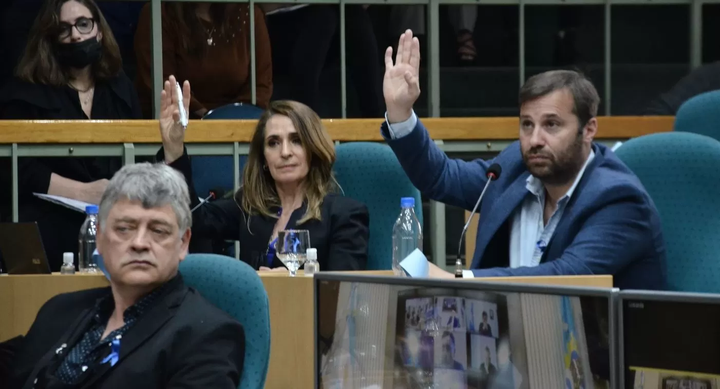 La oposición impulsa la ley de “ficha limpia” en Santa Cruz La oposición impulsa la ley de “ficha limpia” en Santa Cruz