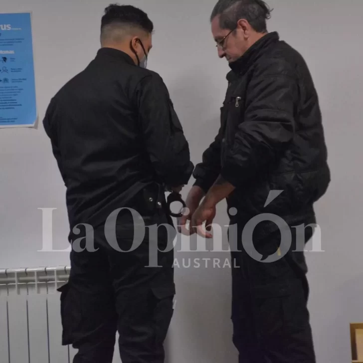 Condenaron a 4 años y tres meses de prisión a Roberto Puebla, “el tirador de la costanera” Condenaron a 4 años y tres meses de prisión a Roberto Puebla, “el tirador de la costanera”