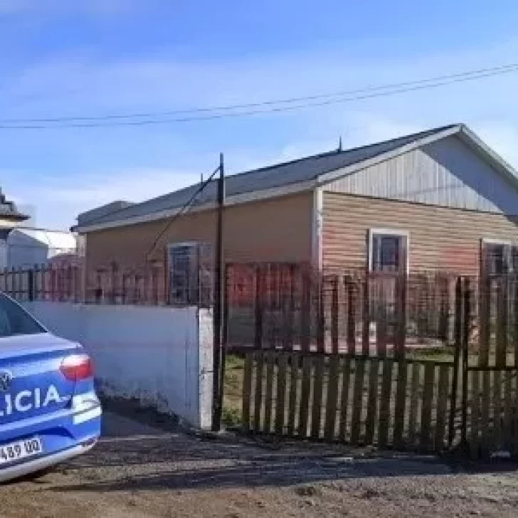 Volvió a su casa y encontró a un ladrón en el interior: lo persiguió por las calles del barrio Parque