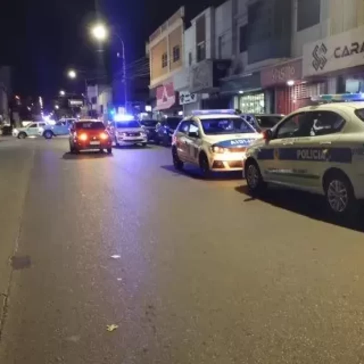 Delincuentes hicieron un boquete para robar en una joyería de Comodoro Rivadavia Delincuentes hicieron un boquete para robar en una joyería de Comodoro Rivadavia