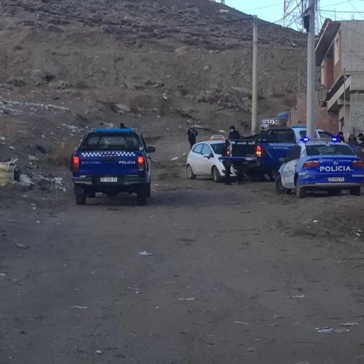 Caleta Olivia: tres hombres detenidos por resistencia a la autoridad y lesionar a un efectivo policial