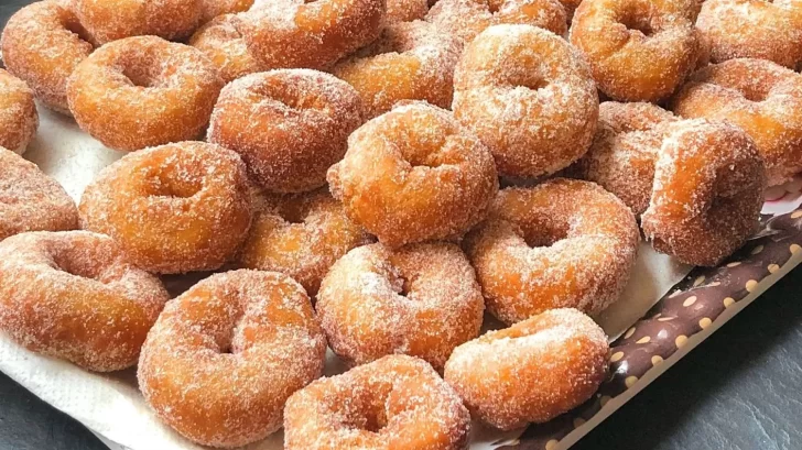 Receta de rosquitas caseras: un clásico azucarado y esponjoso