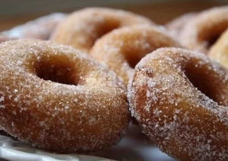 Receta de rosquitas azucaradas y bien esponjosas para la merienda