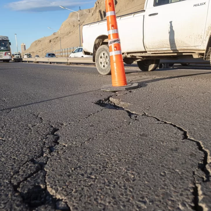 Grieta en la Ruta 3 por el Cerro Chenque: permanecerá cortada para el paso de camiones