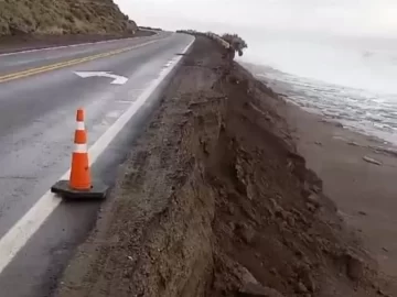 Fuertes lluvias complican el tránsito en la Ruta 3 y provocan anegamientos en Caleta Olivia