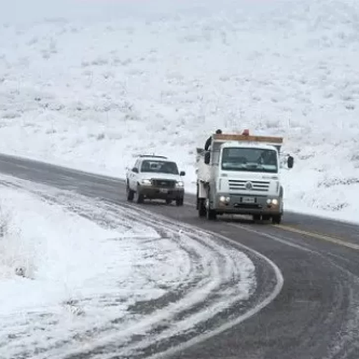 Fin de semana con nieve: restringen la circulación en rutas de Santa Cruz