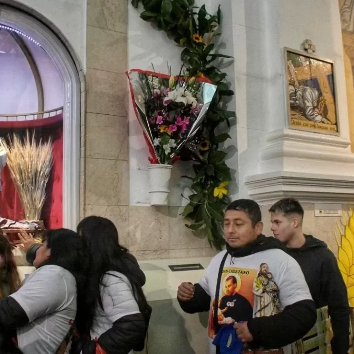 Día de San Cayetano: multitudinaria celebración del patrono del pan y el trabajo en Liniers