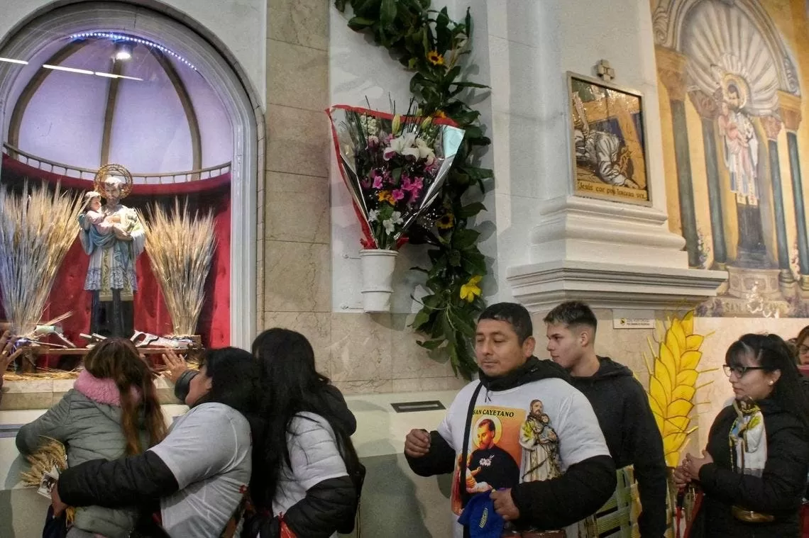 Día de San Cayetano: multitudinaria celebración del patrono del pan y el trabajo en Liniers