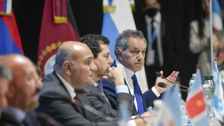 Scioli convocó a los gobernadores a “trabajar integrados para enfrentar los desafíos de la economía”