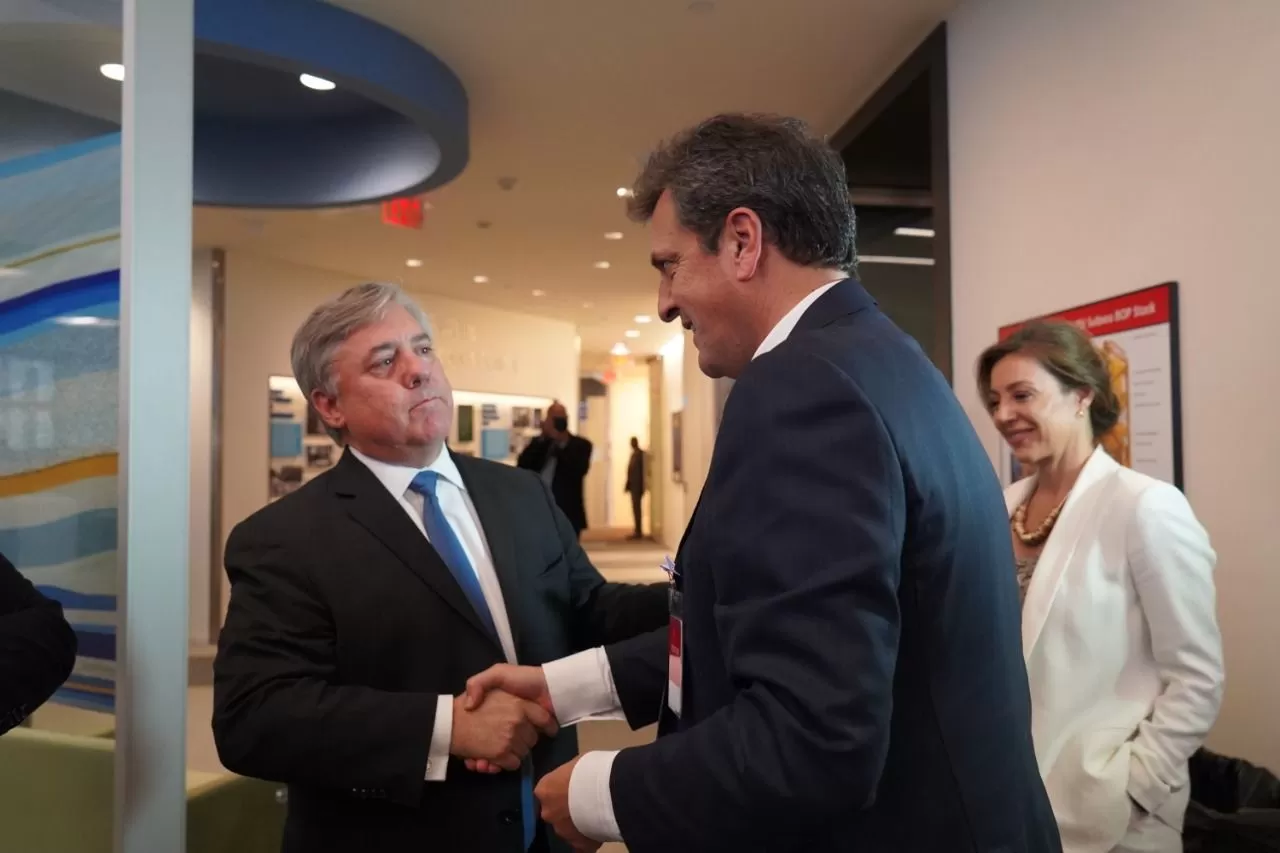 Sergio Massa se reunió con Chevron y anunció nuevas inversiones por US$ 1.030 millones Sergio Massa se reunió con Chevron y anunció nuevas inversiones por US$ 1.030 millones