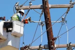 Corte de luz en Santa Cruz: activan sistemas de emergencia mientras buscan el origen de la falla Corte de luz en Santa Cruz: activan sistemas de emergencia mientras buscan el origen de la falla