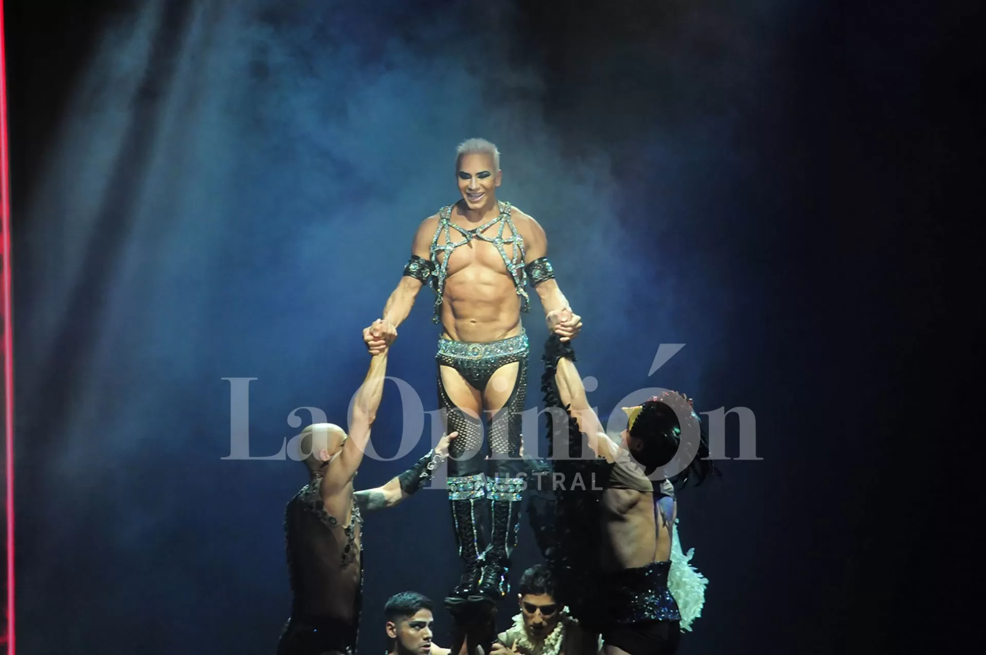 Video. Así fue el “detrás de escena” de Stravaganza en Río Gallegos: ensayos, camarines y más Video. Así fue el “detrás de escena” de Stravaganza en Río Gallegos: ensayos, camarines y más