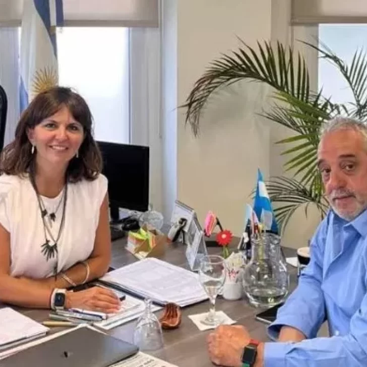 Santa Cruz participa en Comodoro Rivadavia de la cumbre de empresarios de la Patagonia Santa Cruz participa en Comodoro Rivadavia de la cumbre de empresarios de la Patagonia