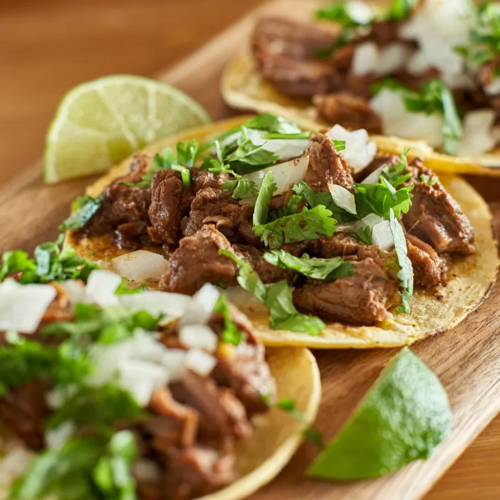 ¿Cómo hacer tacos rellenos con carne, muzzarella y vegetales? Una receta son sabor a México