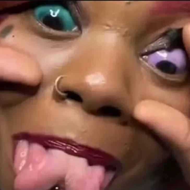 Podría quedar ciega por tatuarse los ojos Podría quedar ciega por tatuarse los ojos