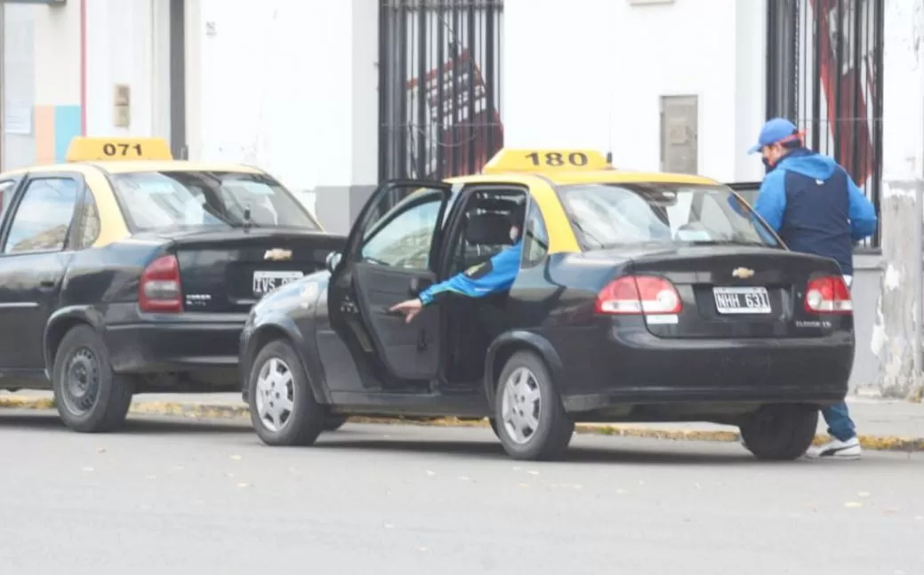 Aumenta el costo del taxi en Río Gallegos: ¿qué valor tendrá la bajada de bandera? Aumenta el costo del taxi en Río Gallegos: ¿qué valor tendrá la bajada de bandera?