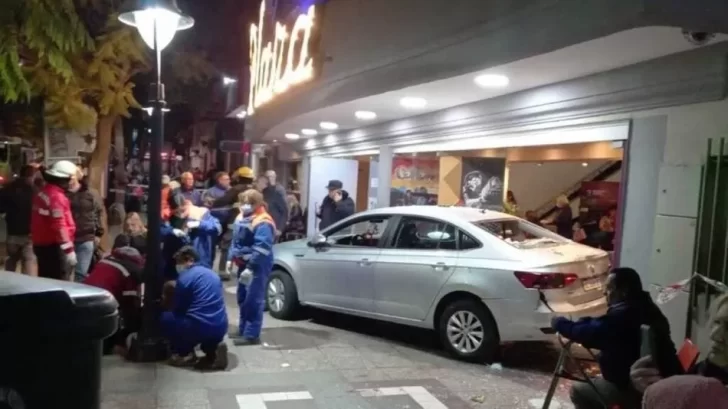 Video. Así fue el accidente en el Teatro Plaza de Godoy Cruz que dejó 23 heridos