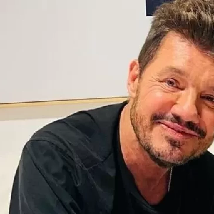 Se filtra vídeo de Marcelo Tinelli a los besos en un boliche