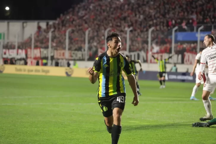 Facundo Tobares, el santacruceño que hizo su primer gol en la Primera División de Aldosivi ante Newell’s