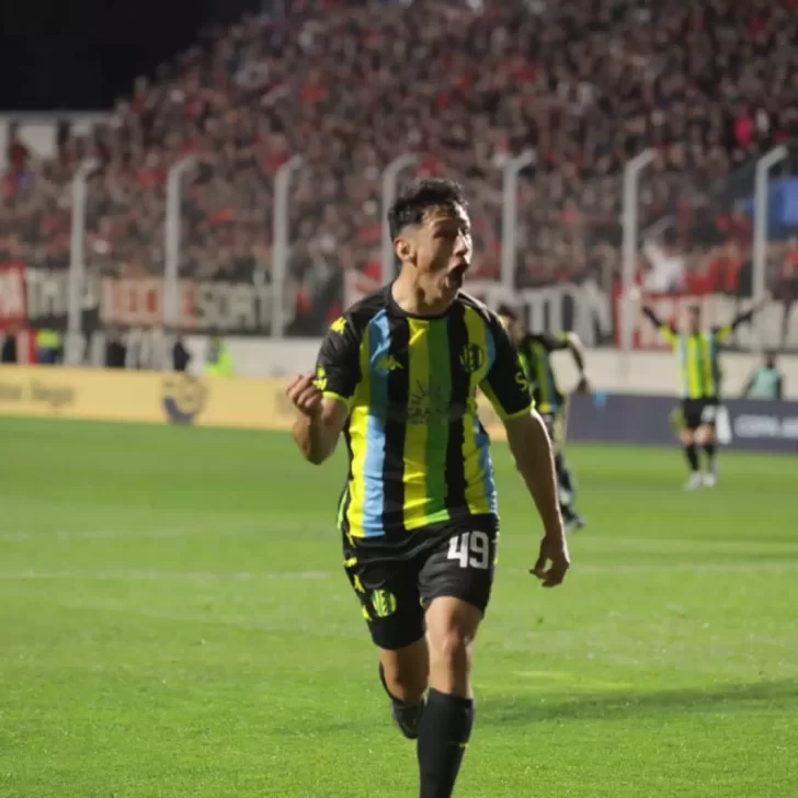 Facundo Tobares, el santacruceño que hizo su primer gol en la Primera División de Aldosivi ante Newell’s