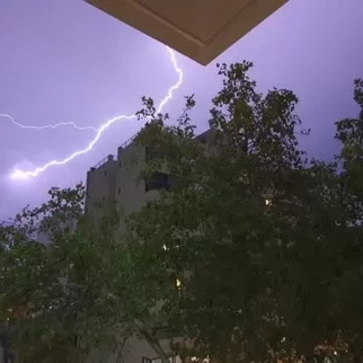 Video. Alerta roja: la tormenta llegó a Mar del Plata y distintas zonas de Buenos Aires Video. Alerta roja: la tormenta llegó a Mar del Plata y distintas zonas de Buenos Aires