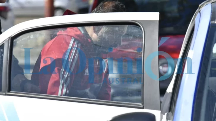 Así llevaban a declarar al agente de Tránsito acusado del crimen de “Cokito” Oyarzo