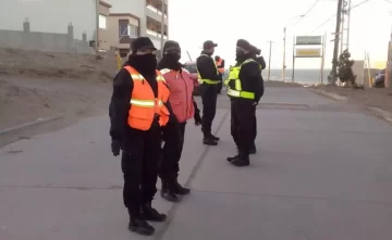 Golpeó a una inspectora de tránsito y le rompió el celular a otra para evitar que le pongan una infracción