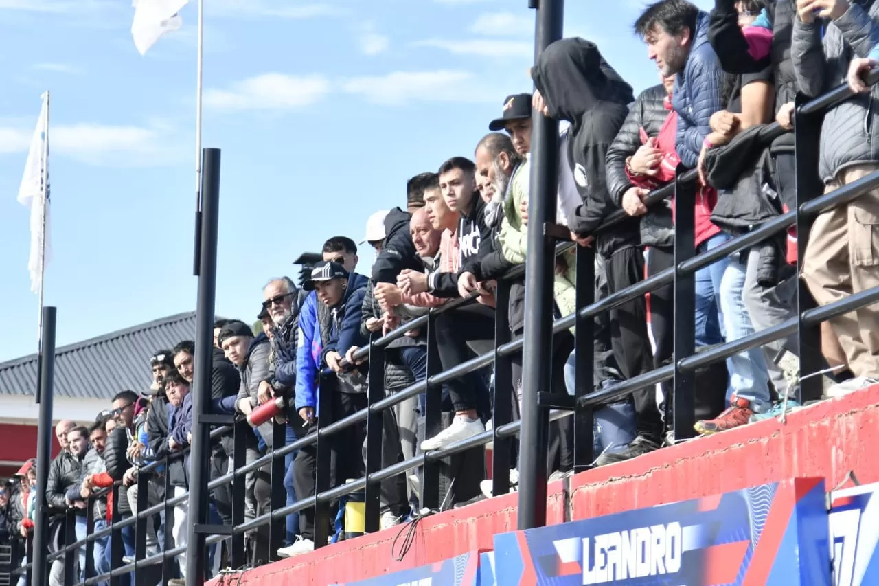 Una multitud copó el “José Muñiz” para la segunda jornada del Turismo Nacional de Río Gallegos