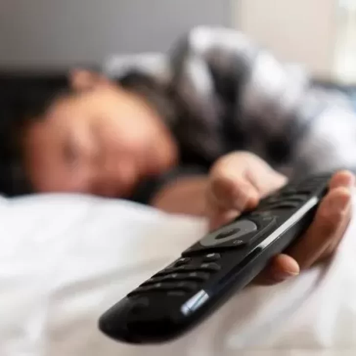 ¿Dormís con la TV prendida?: los expertos indican por qué no es buena idea ¿Dormís con la TV prendida?: los expertos indican por qué no es buena idea