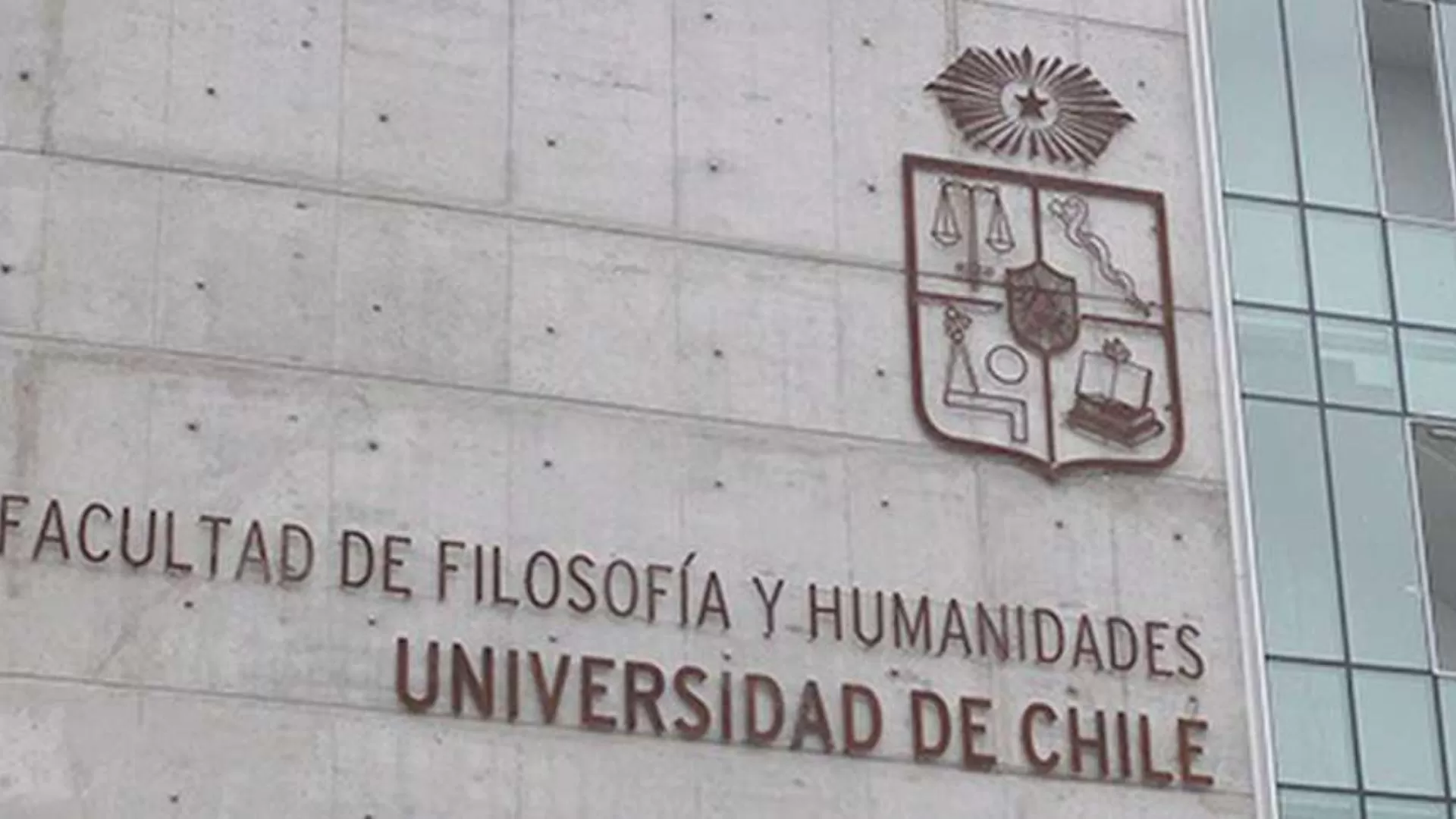 Horror: la Universidad de Chile aprobó dos tesis a favor de la pedofilia