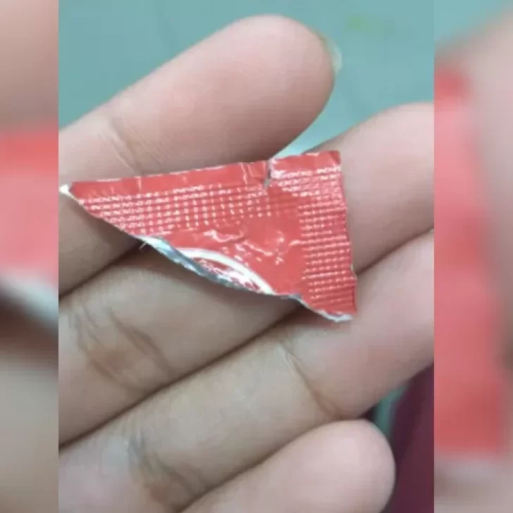 Encontró un “resto” de preservativo, creyó que su marido la engañaba y casi arruina San Valentín