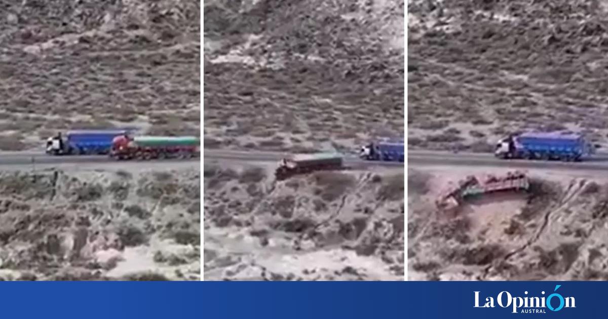 Video. Un camión se quedó sin frenos en la ruta y cayó por un barranco ...