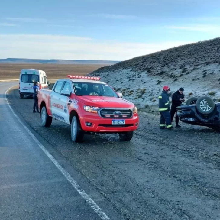 Caminos con escarcha: fuerte vuelco sobre Ruta Nacional Nº3