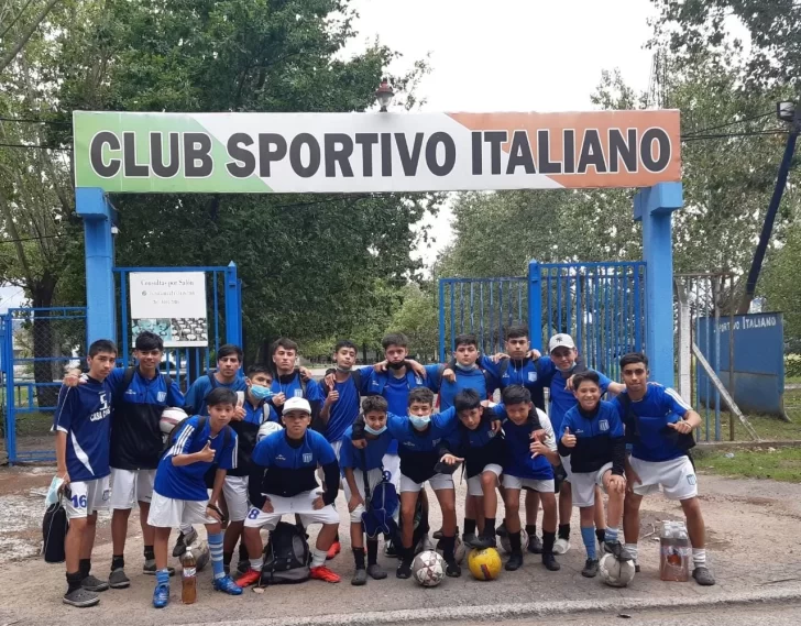 17 jugadores de La Academia se prueban en clubes de Buenos Aires